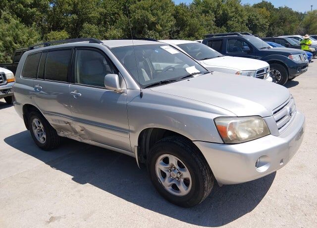 2004 TOYOTA Highlander