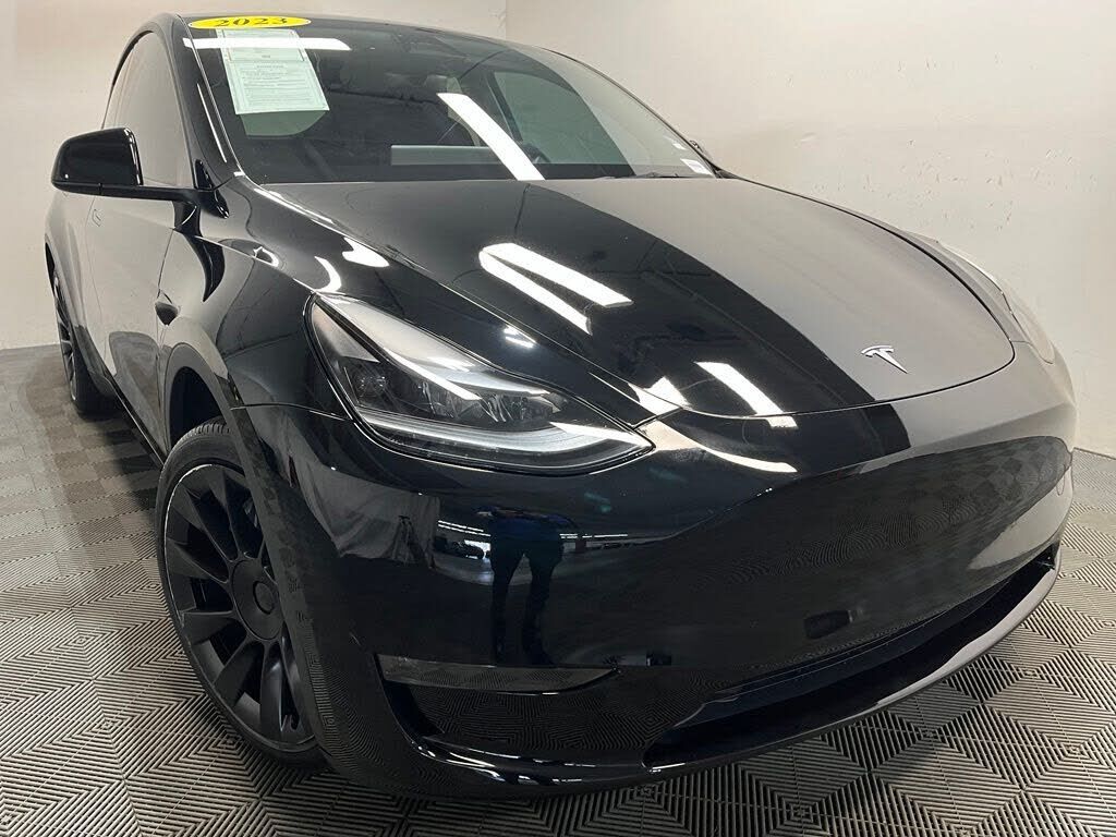 2023 TESLA Model Y