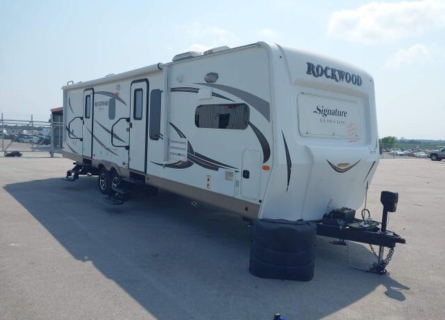 2017 FOREST RIVER Real-lite / Rockwood Lite Weight Trailers