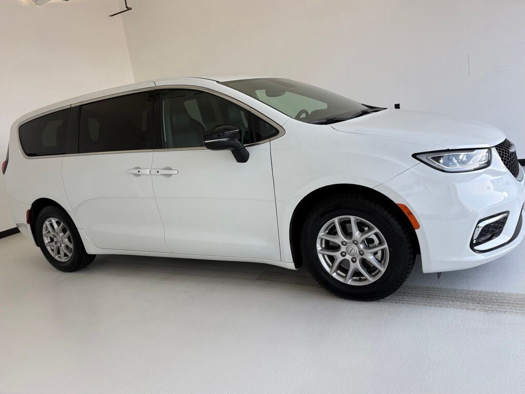2025 CHRYSLER Pacifica