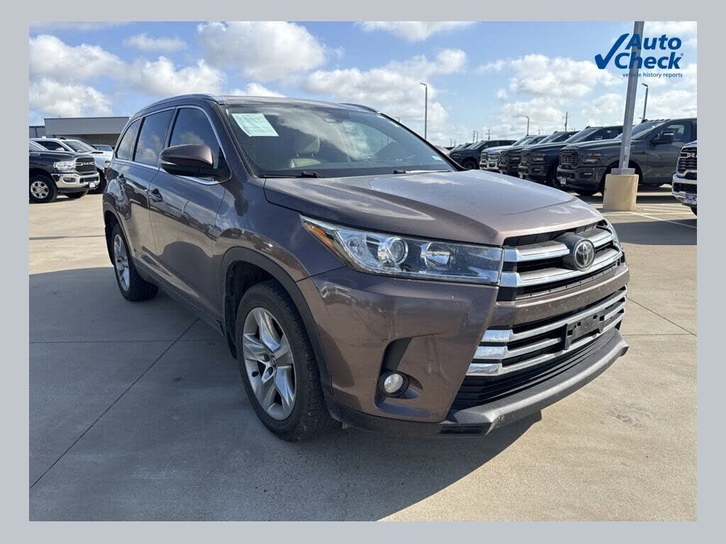 2017 TOYOTA Highlander