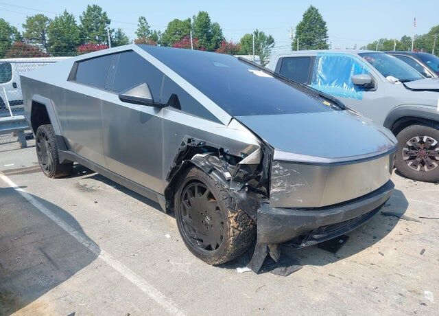 2025 TESLA Cybertruck