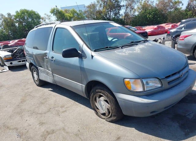 1999 TOYOTA Sienna