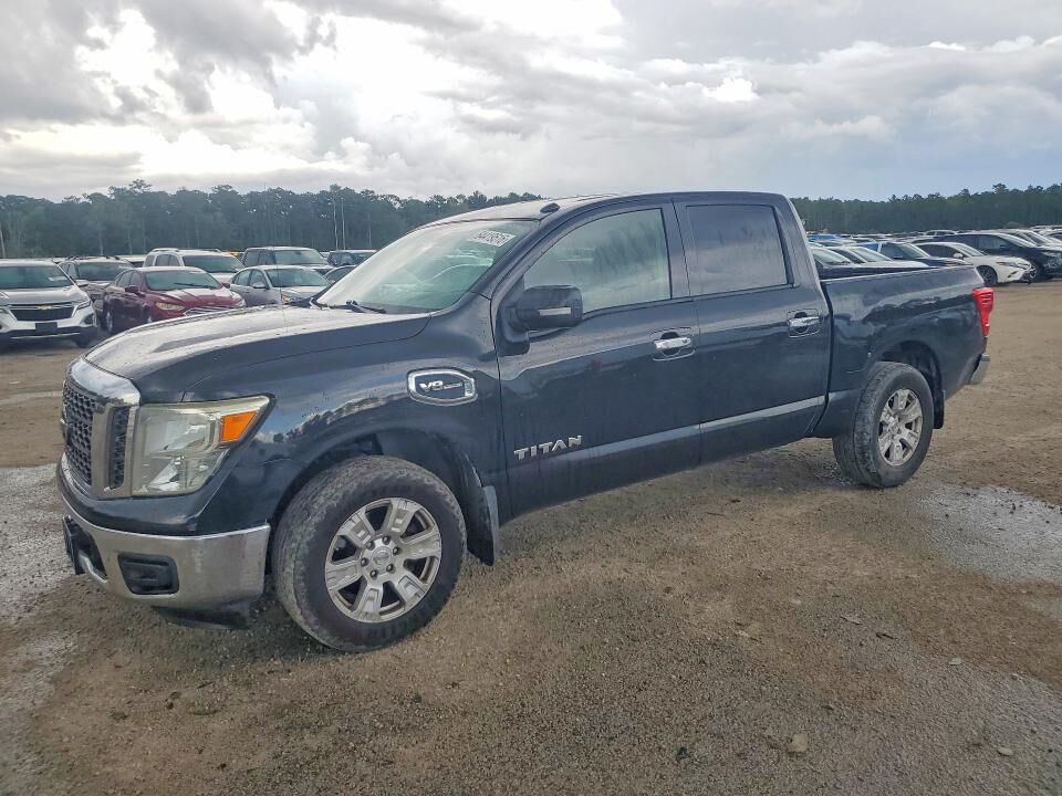 2017 NISSAN Titan
