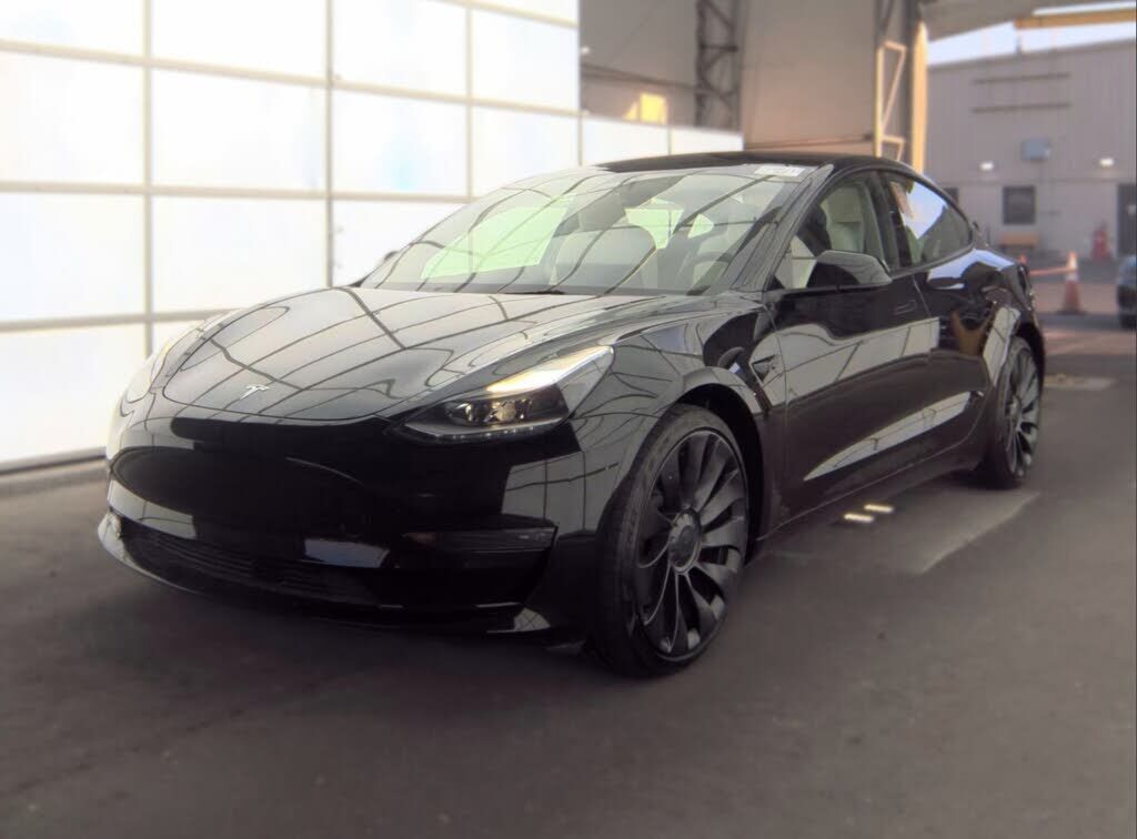 2023 TESLA Model 3