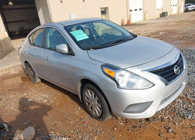 2017 NISSAN Versa