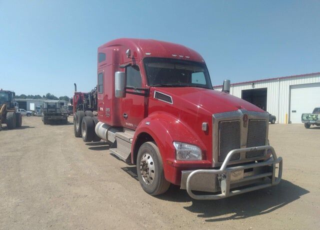2019 KENWORTH T880