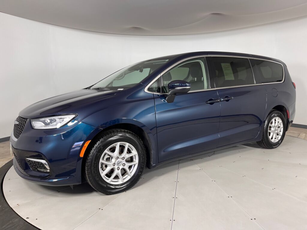 2023 CHRYSLER Pacifica