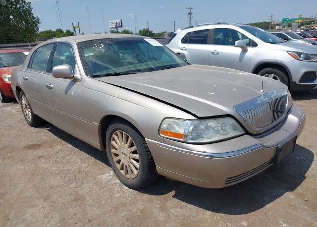 2003 LINCOLN Town Car
