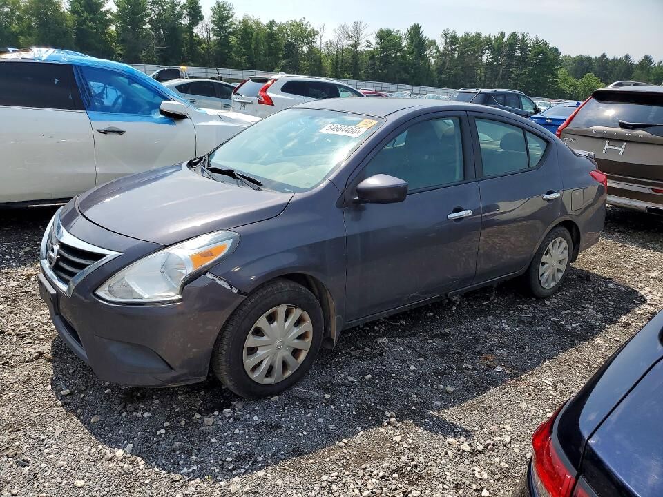 2015 NISSAN Versa