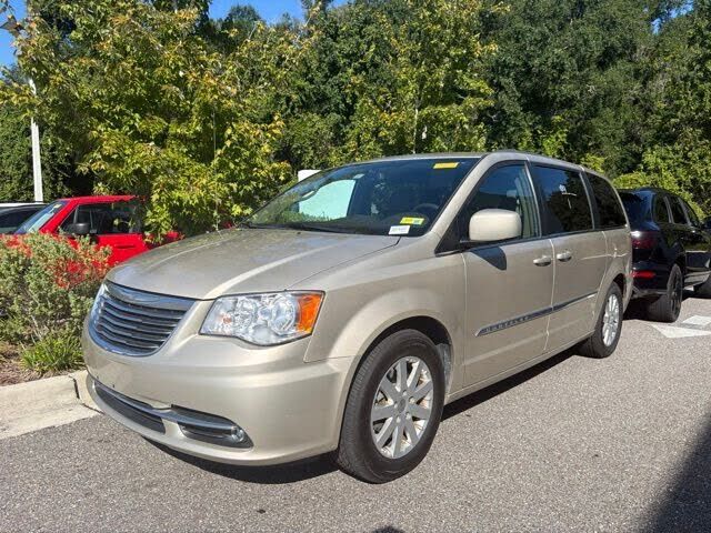 2015 CHRYSLER Town and Country