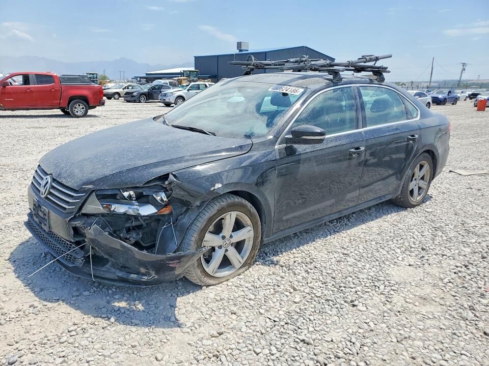2013 VOLKSWAGEN Passat
