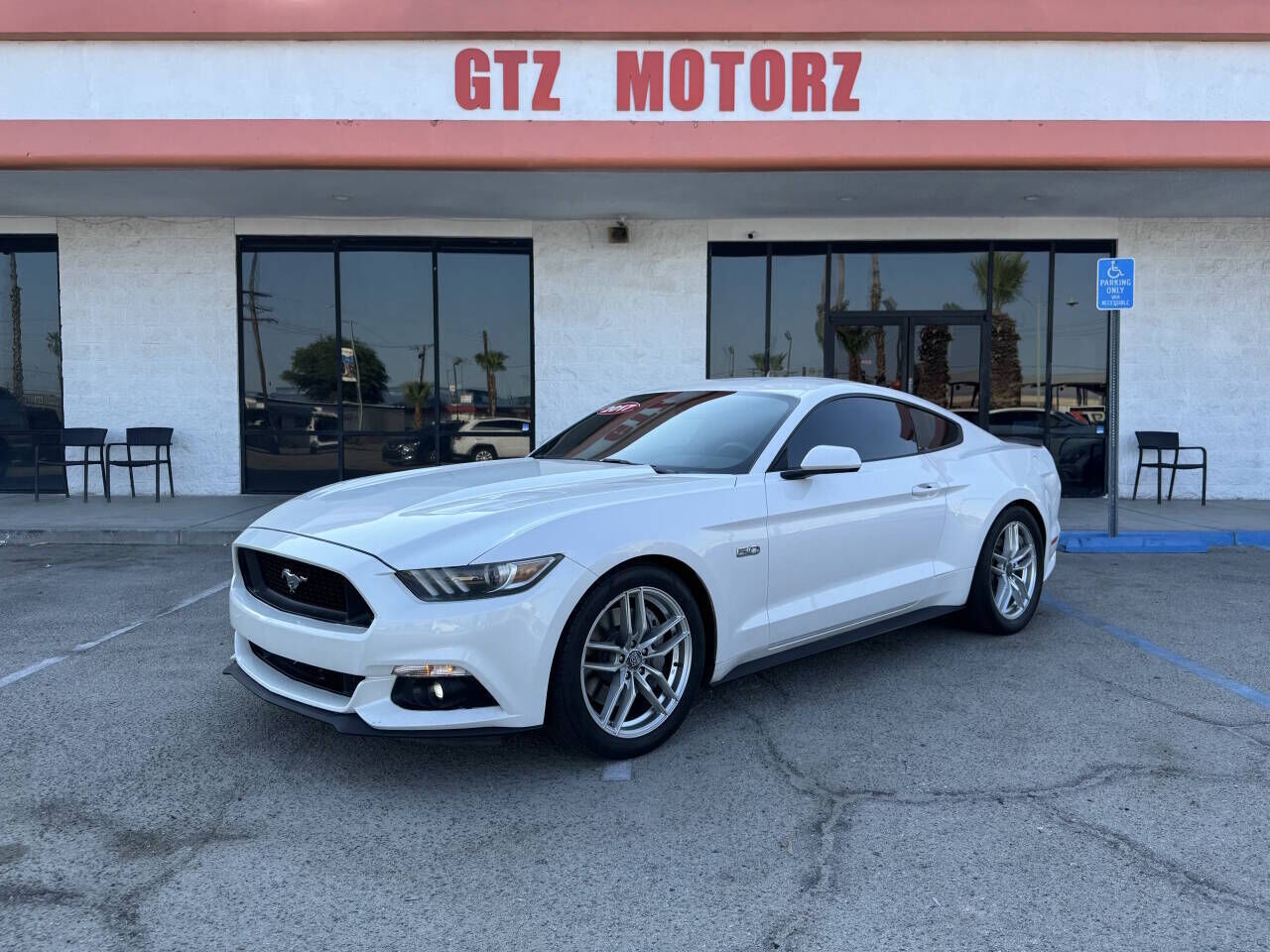 2017 FORD Mustang