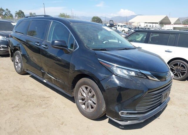 2023 TOYOTA Sienna