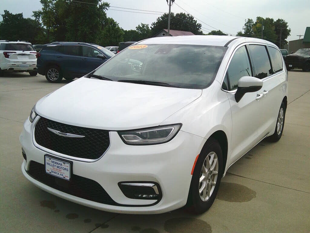 2023 CHRYSLER Pacifica