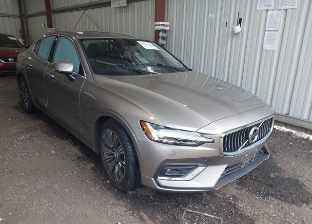 2019 VOLVO S60