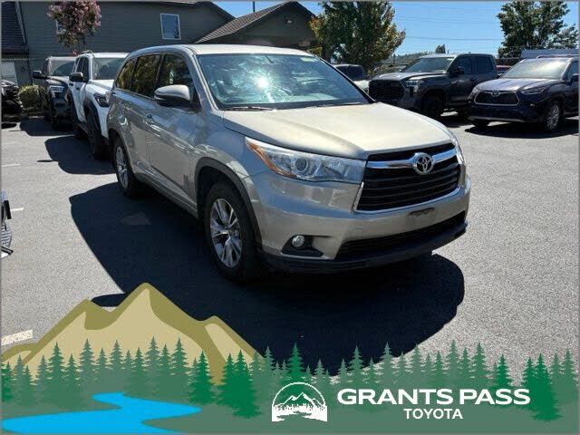 2016 TOYOTA Highlander