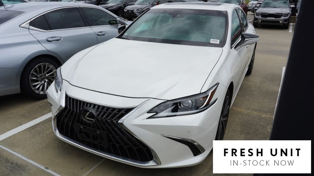 2024 LEXUS ES