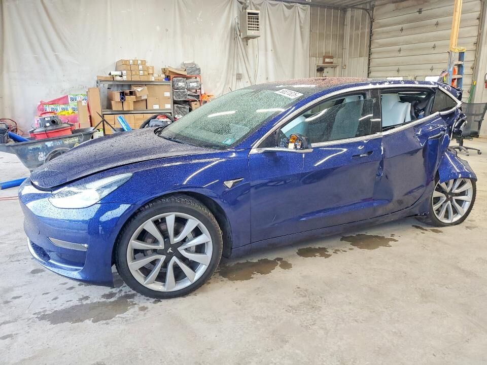 2018 TESLA Model 3
