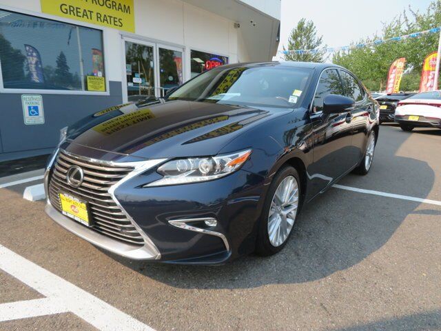 2016 LEXUS ES