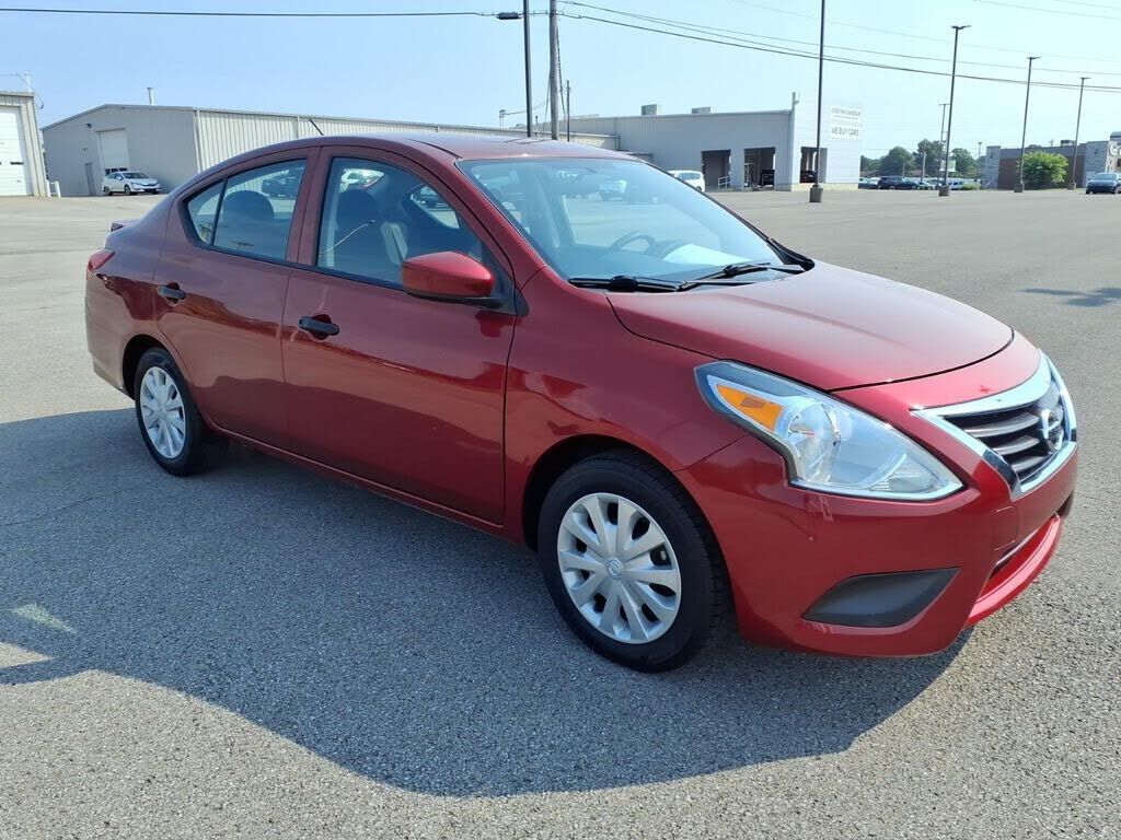 2017 NISSAN Versa
