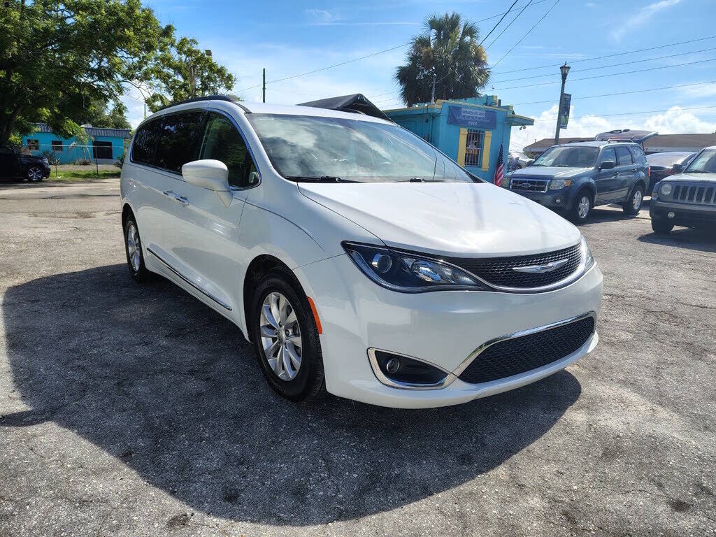 2017 CHRYSLER Pacifica