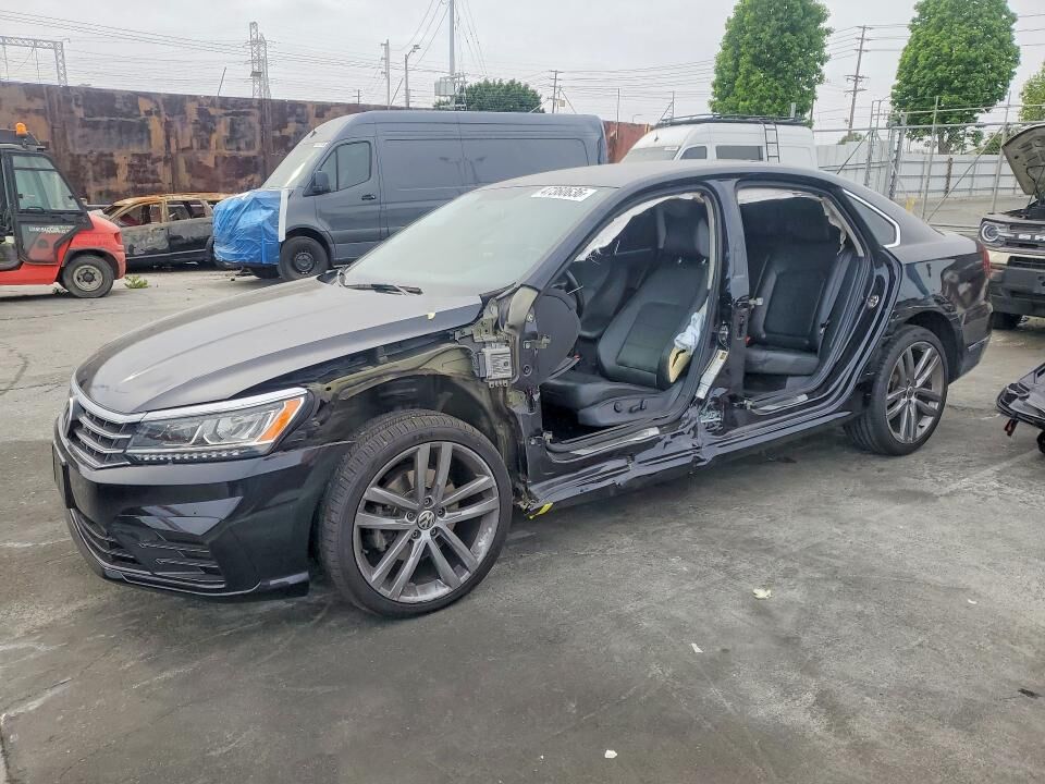 2017 VOLKSWAGEN Passat