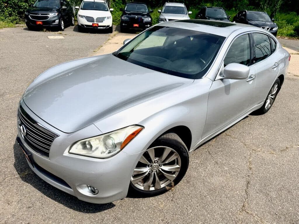 2013 INFINITI M37