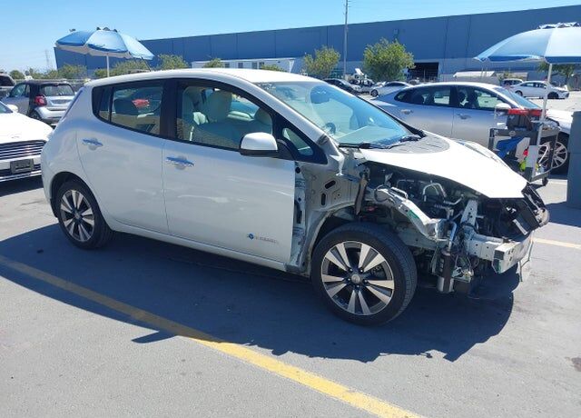 2015 NISSAN Leaf