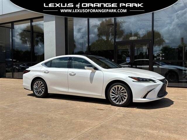 2019 LEXUS ES
