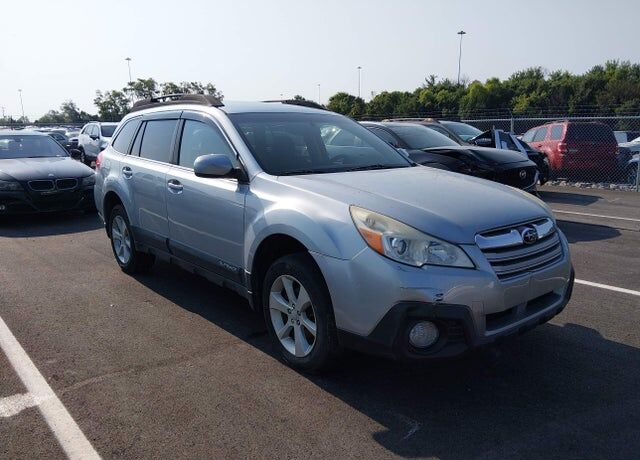2014 SUBARU Outback