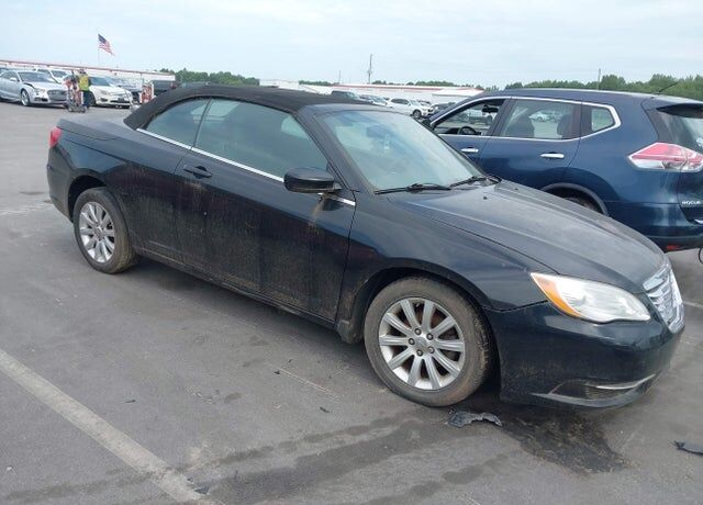 2011 CHRYSLER 200