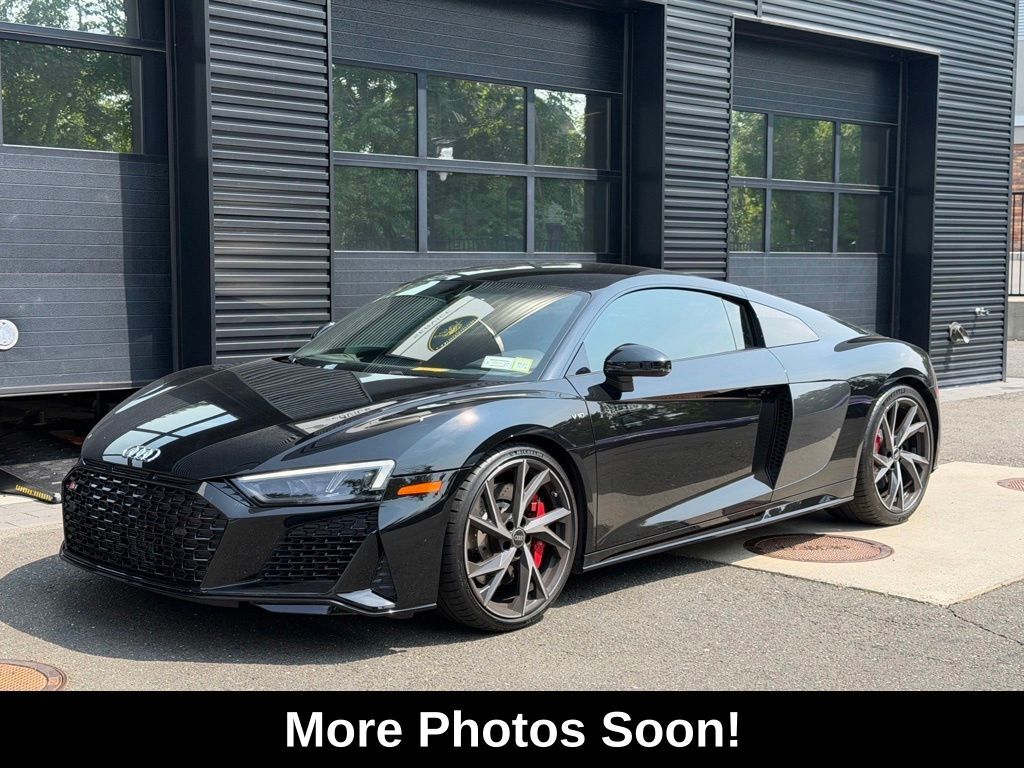 2023 AUDI R8