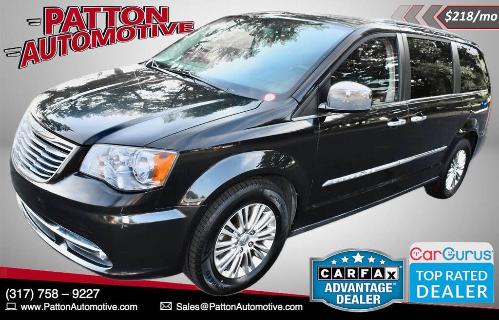 2015 CHRYSLER Town and Country