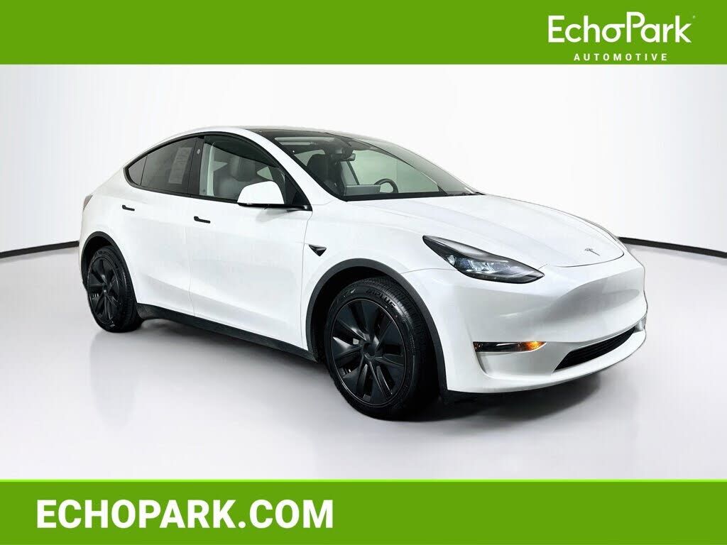 2024 TESLA Model Y
