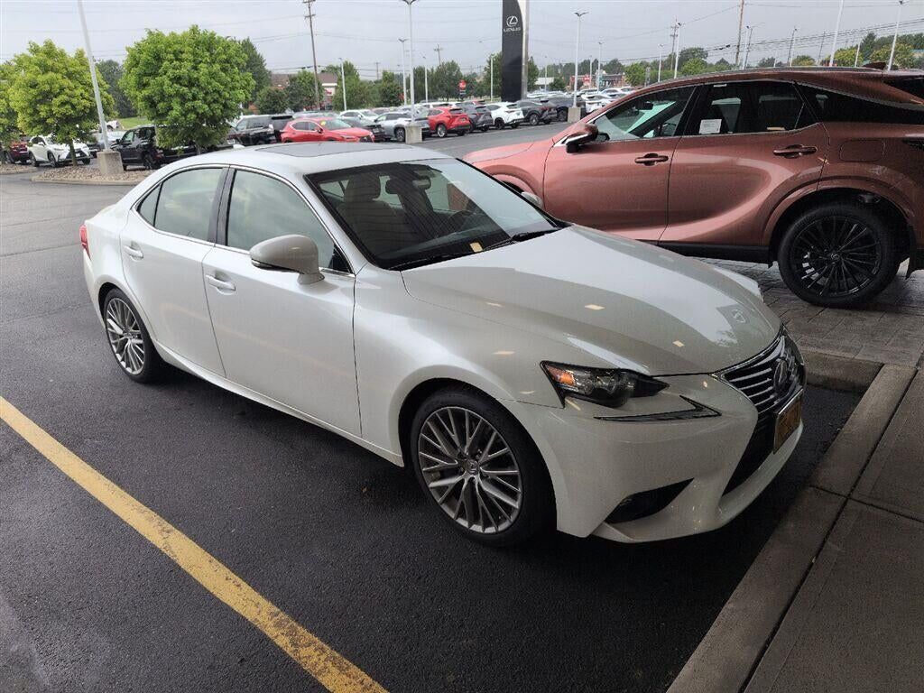2016 LEXUS IS