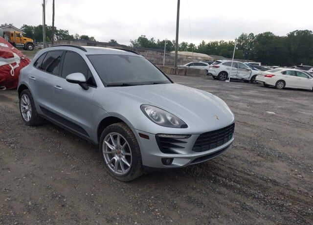 2016 PORSCHE Macan