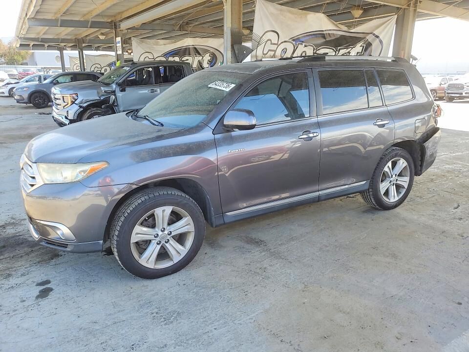 2013 TOYOTA Highlander