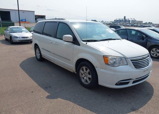 2012 CHRYSLER Town and Country