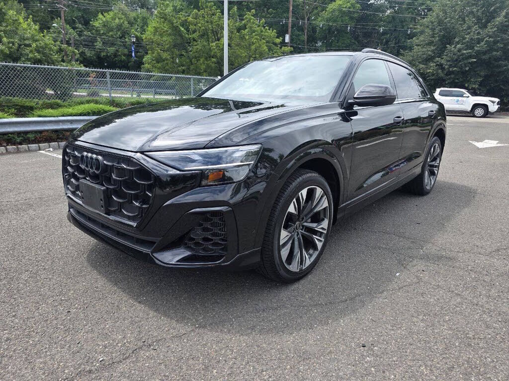 2024 AUDI Q8