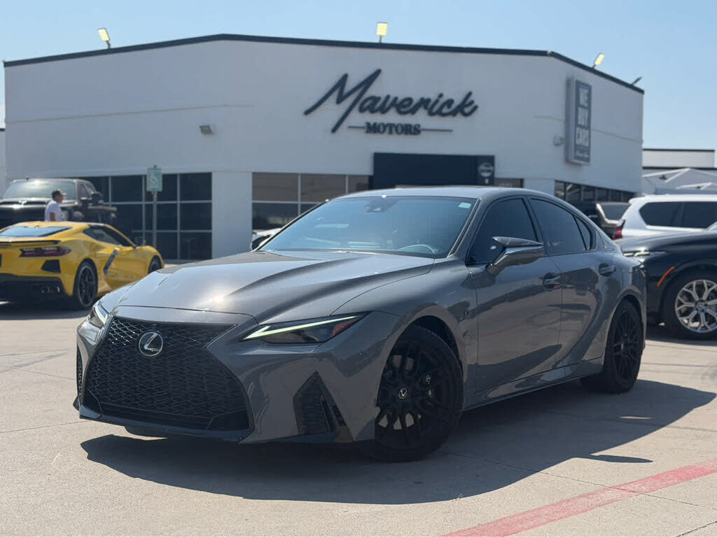2022 LEXUS IS