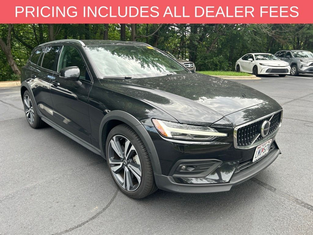 2025 VOLVO V60CC