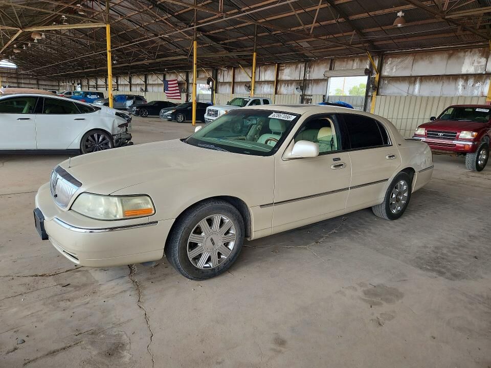 2003 LINCOLN Town Car