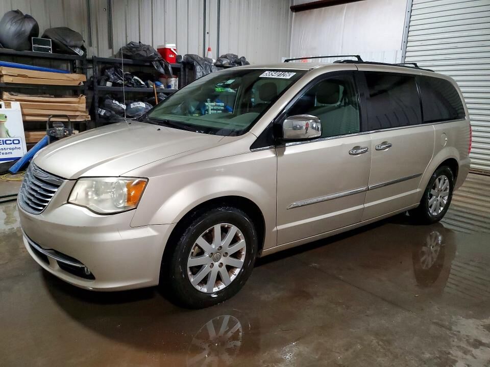 2012 CHRYSLER Town and Country