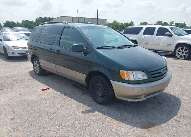 2002 TOYOTA Sienna