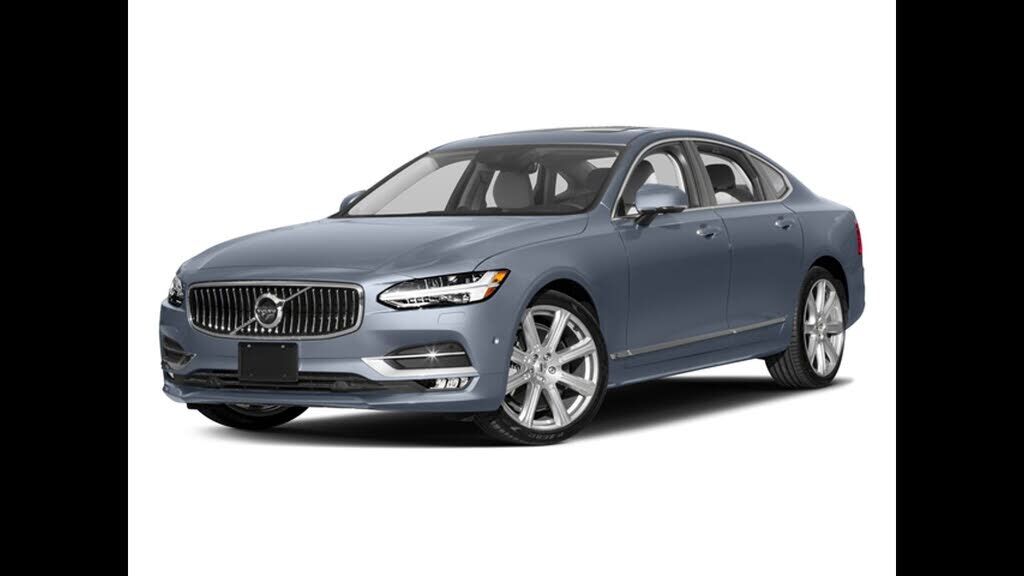 2017 VOLVO S90