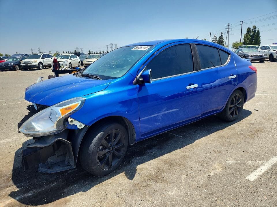 2017 NISSAN Versa