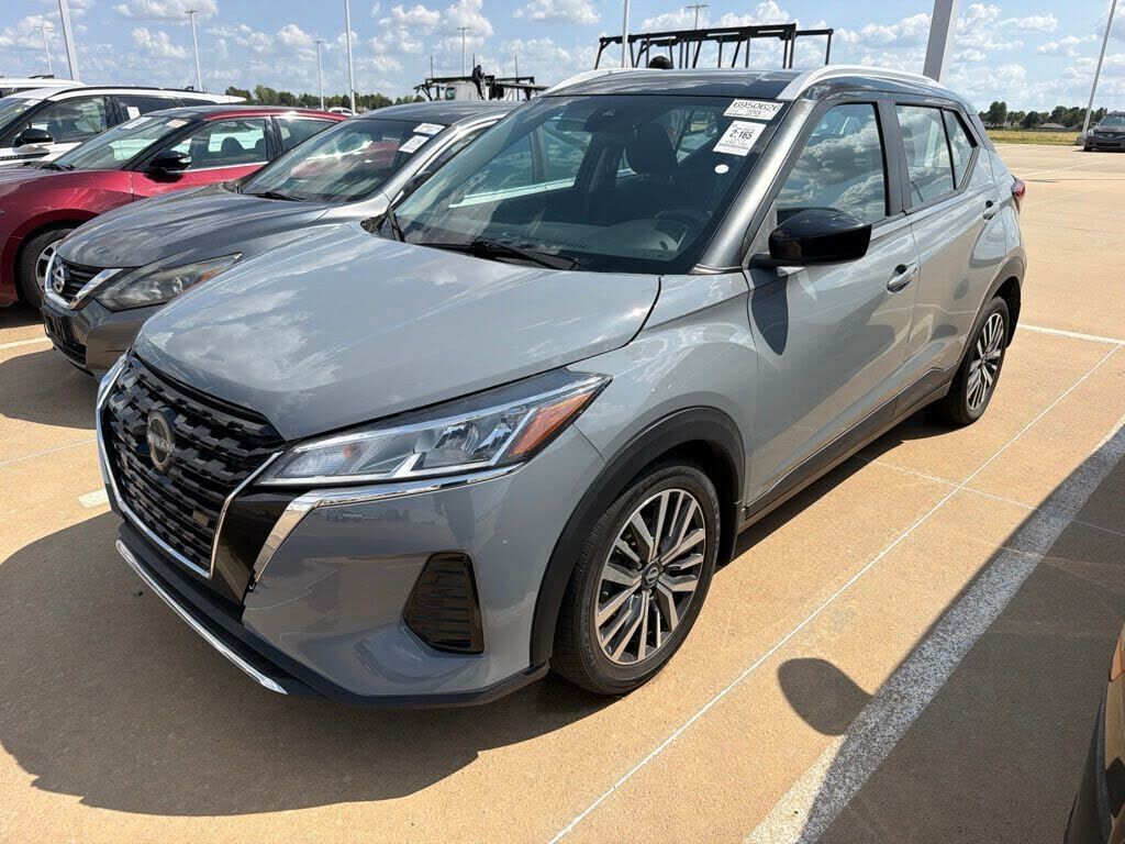 2023 NISSAN Kicks
