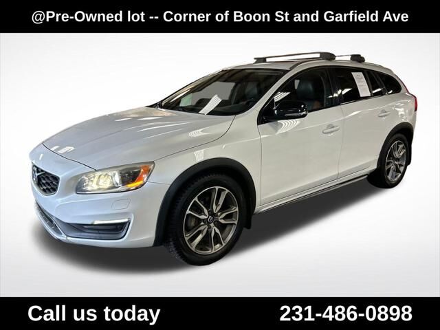 2016 VOLVO V60CC