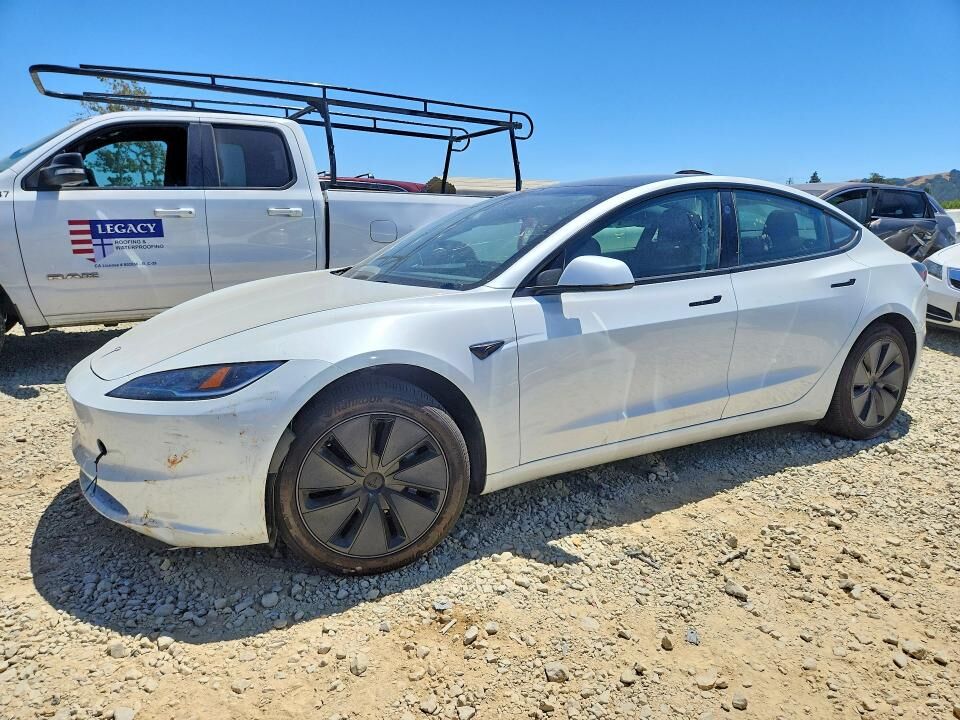 2025 TESLA Model 3